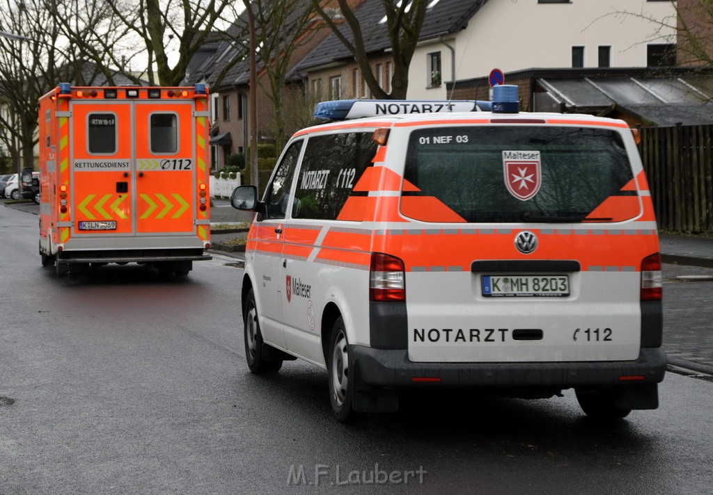 Einsatz BF Koeln Schule Burgwiesenstr Koeln Holweide P095.JPG - Miklos Laubert